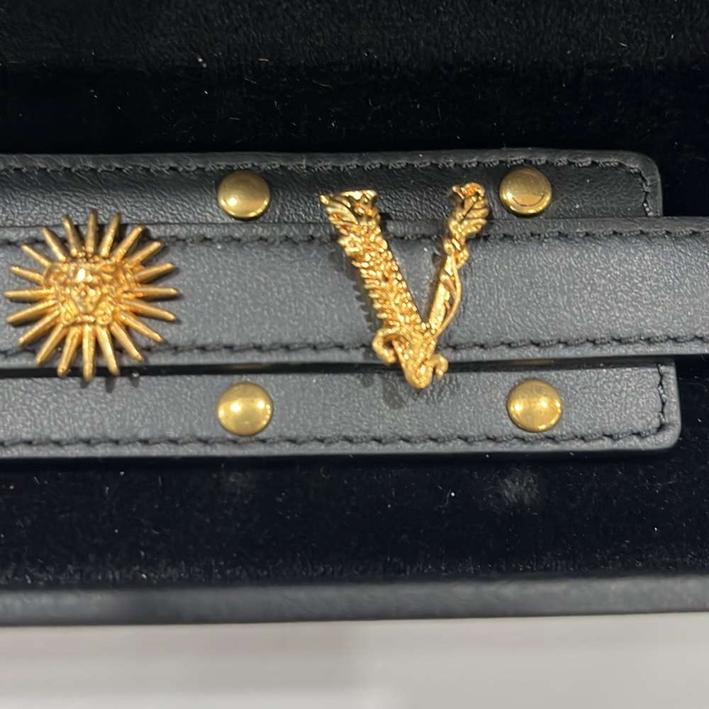 VERSACE MEDUSA LEATHER BRACELET BRAND NEW EXQUISITE - Picture 3 of 6